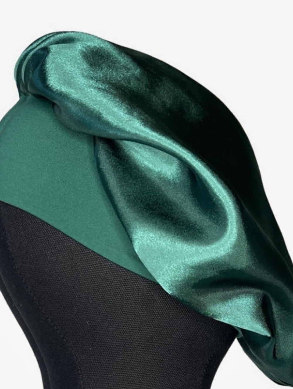 Bonnet Queen Dk Green Satin Bonnet With Tie Band NEW